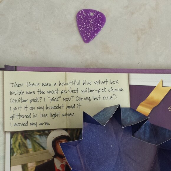 Hannah Montana hardback book and game - Picture 8 of 9